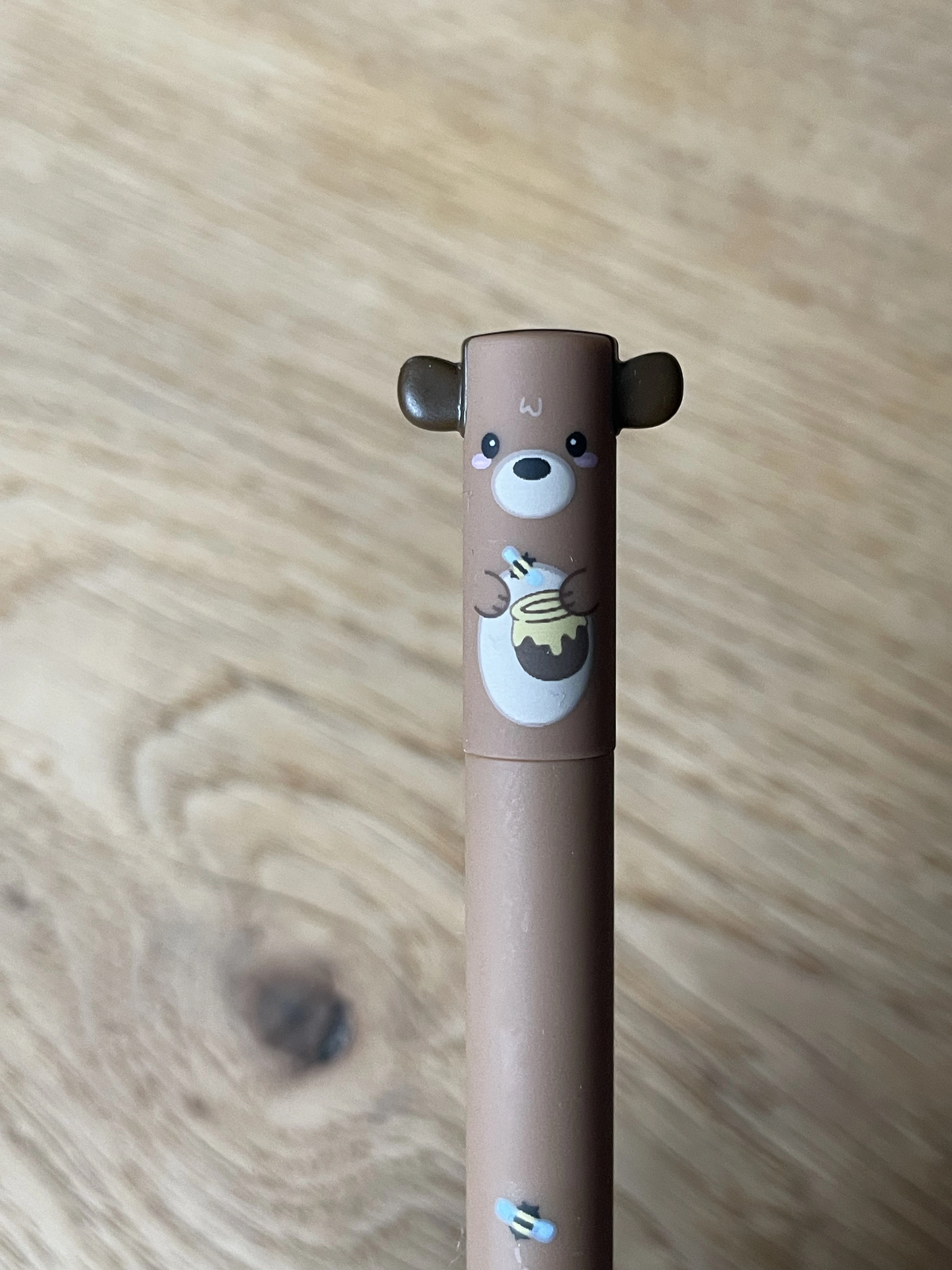 Bär mit Honig Dream Big Legami Erasable Pen – closeup